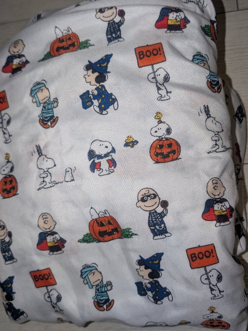 PEANUTS & THE GANG Berkshire Halloween Theme Full/Queen Size Flat Sheet